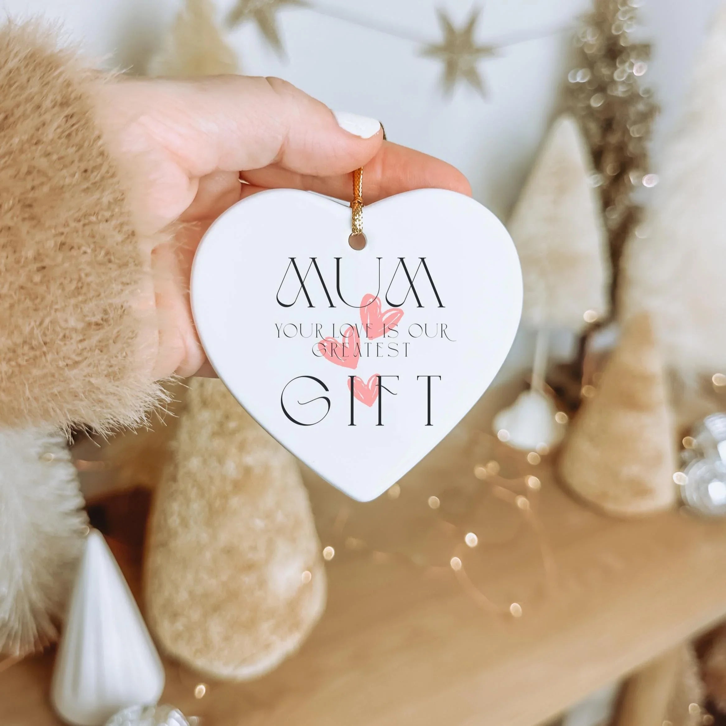 Love You Mum Christmas Ornament: Heart-Shaped Ceramic Keepsake