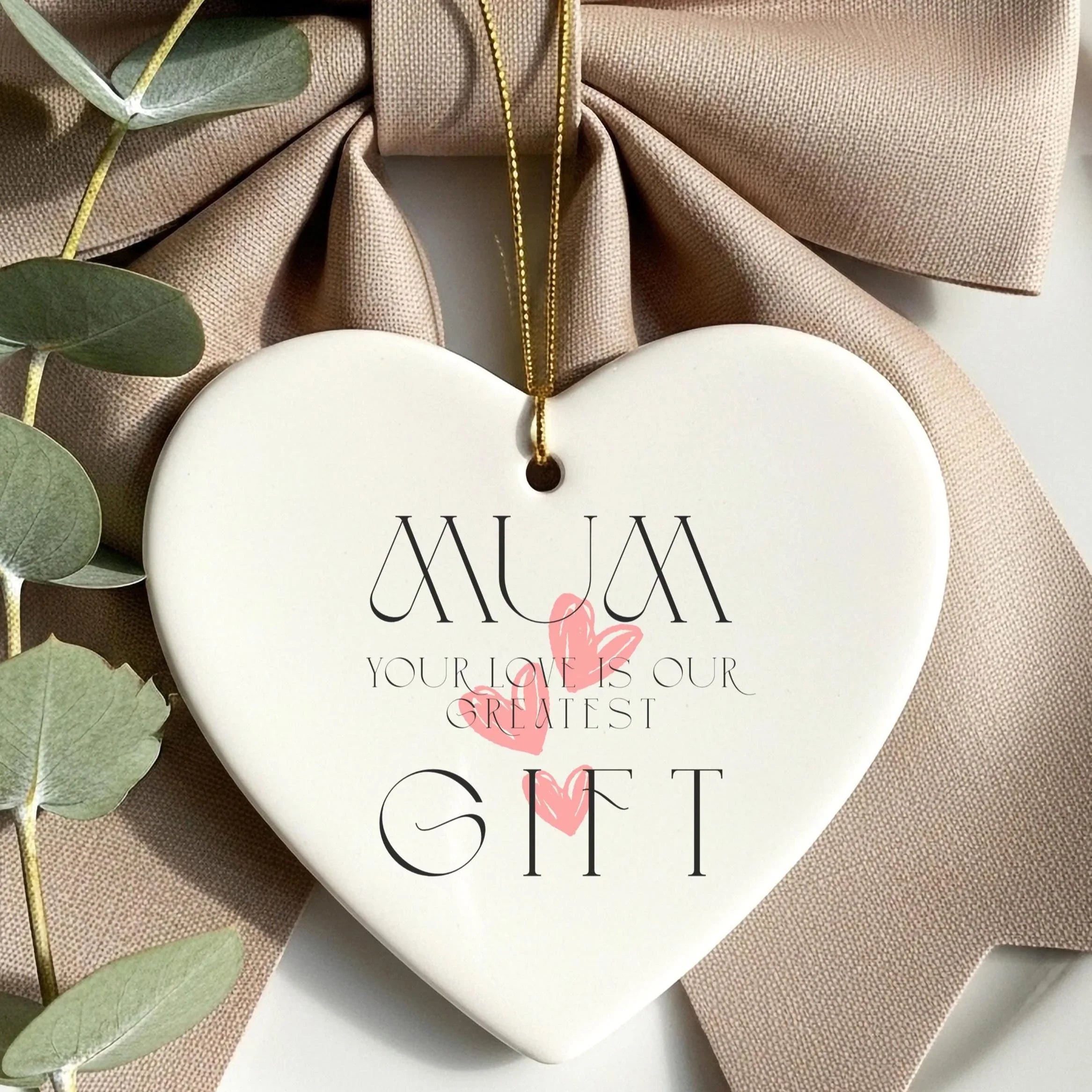 Love You Mum Christmas Ornament: Heart-Shaped Ceramic Keepsake
